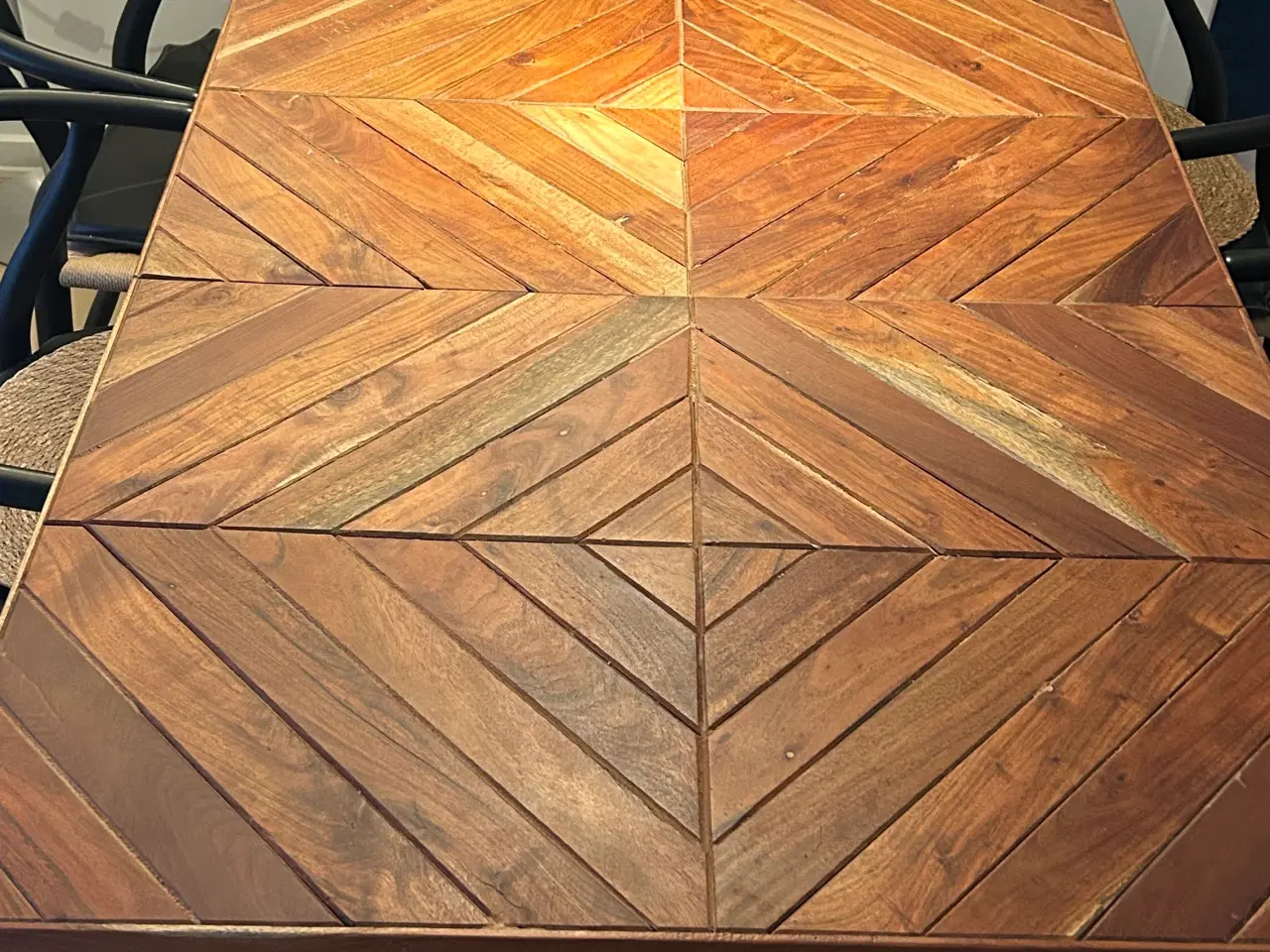 Billede 3 - Flot massivt spisebord