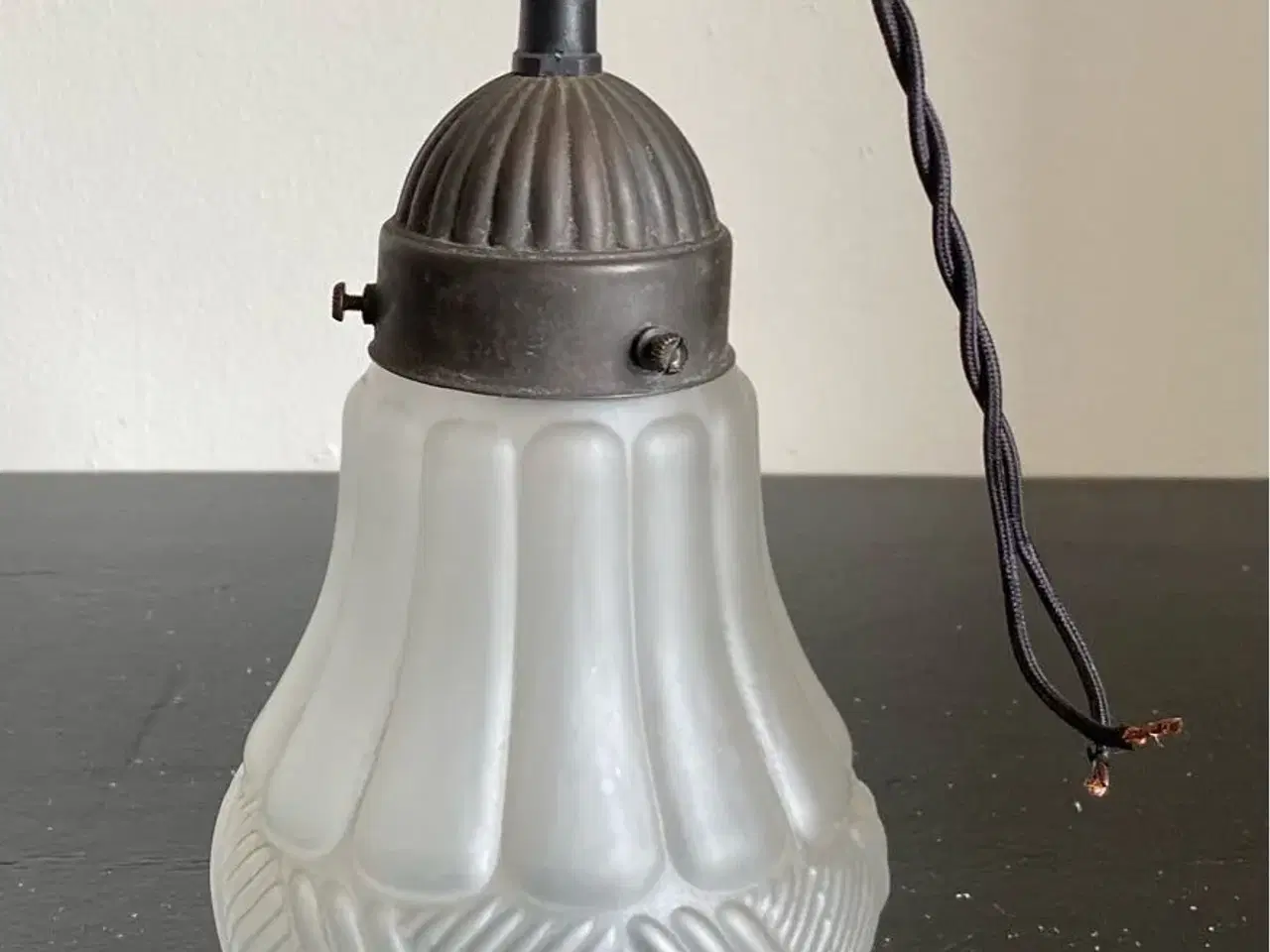 Billede 1 - Sød gammel glaslampe