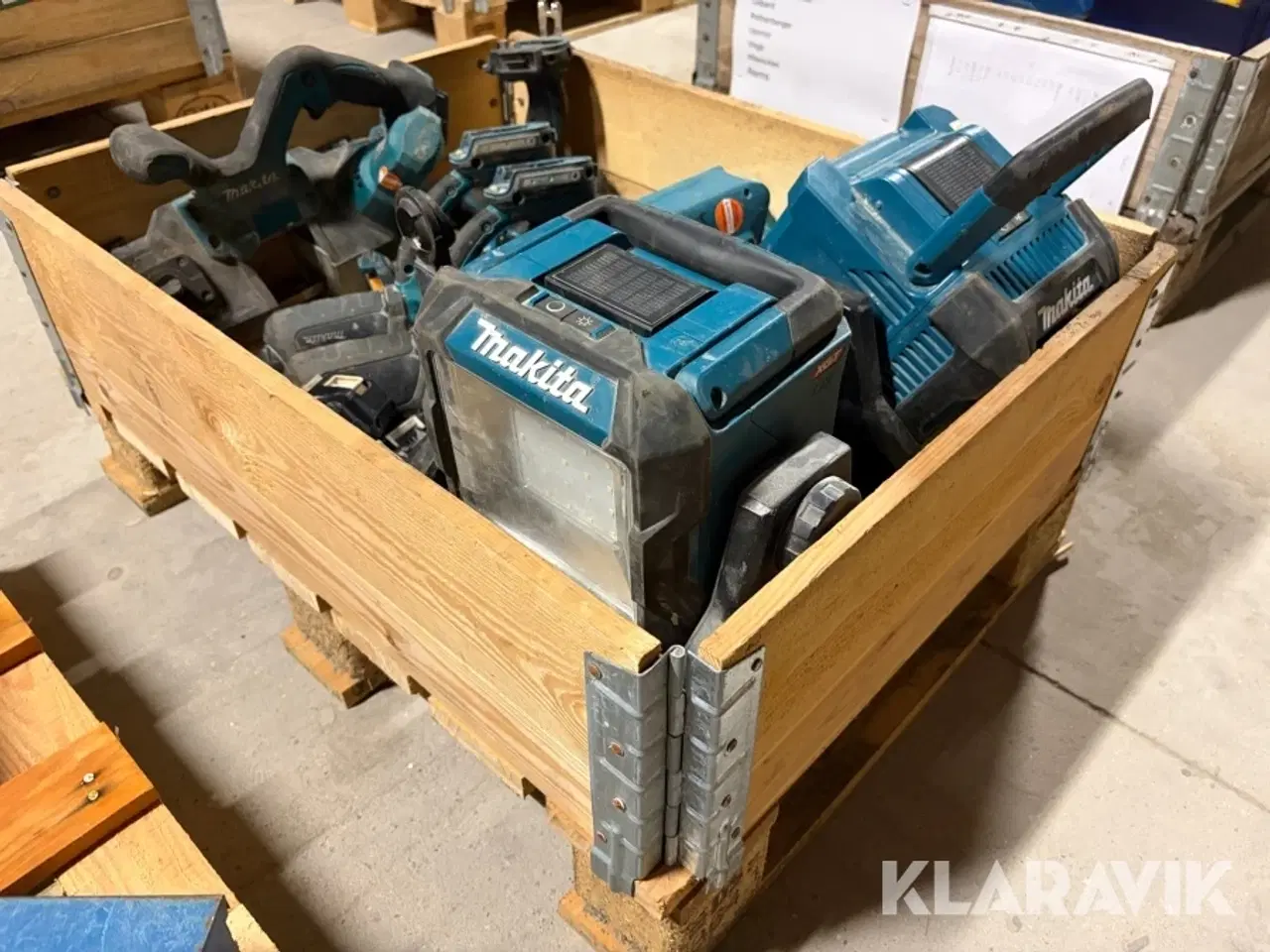 Billede 1 - Værktøj Makita 6 maskiner med 3 lamper, 3 batterier og 1 oplader