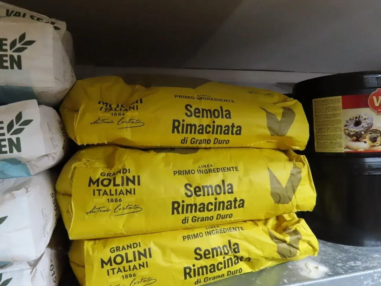 Billede 37 - Pallereol med indhold