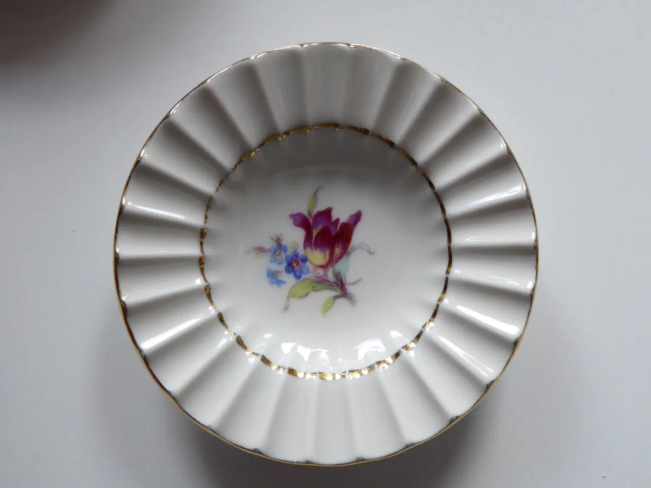 Billede 4 - Guld-staffeleret askebæger fra Lyngby Porcelæn