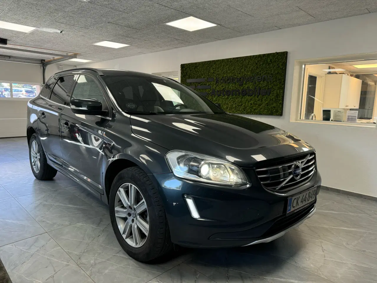 Billede 1 - Volvo XC60 2,4 D5 Momentum AWD 220HK Van Aut.