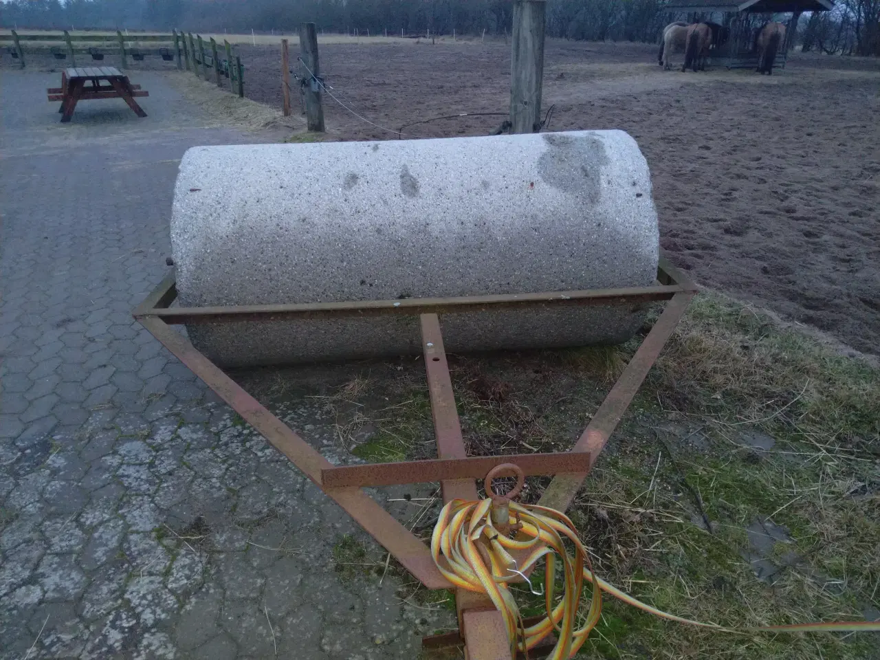 Billede 3 - Agerskov betontromle med næsten nye nylonlejer.