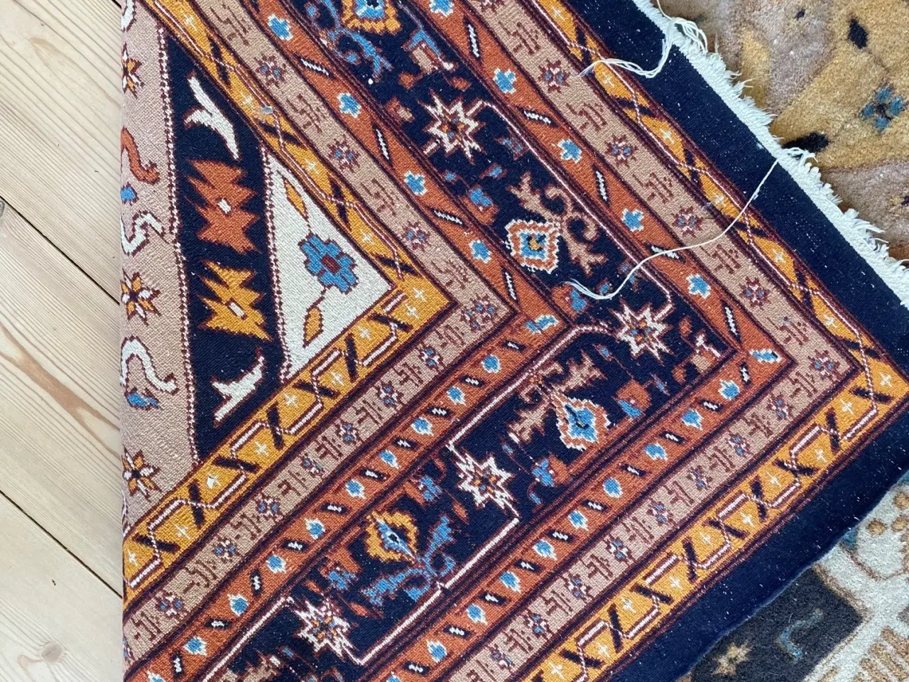 Billede 4 - Smukt ægte tæppe