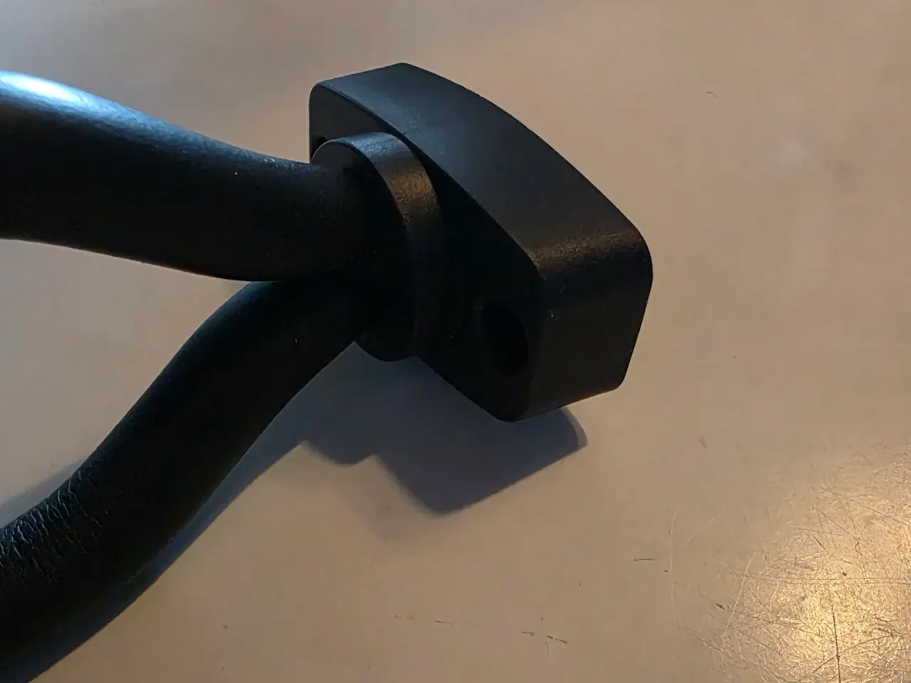 Billede 3 - Universel vægbeslag Guitar og Bas, 12 stk. haves i