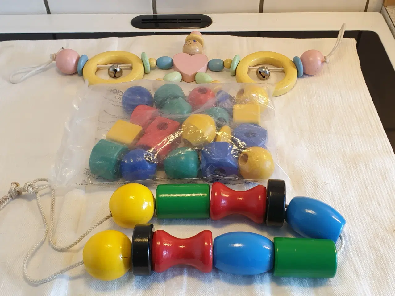 Billede 1 - Træperler ialt20kr