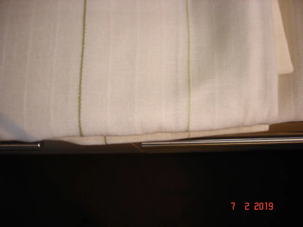 Billede 2 - Rå- hvide gardiner