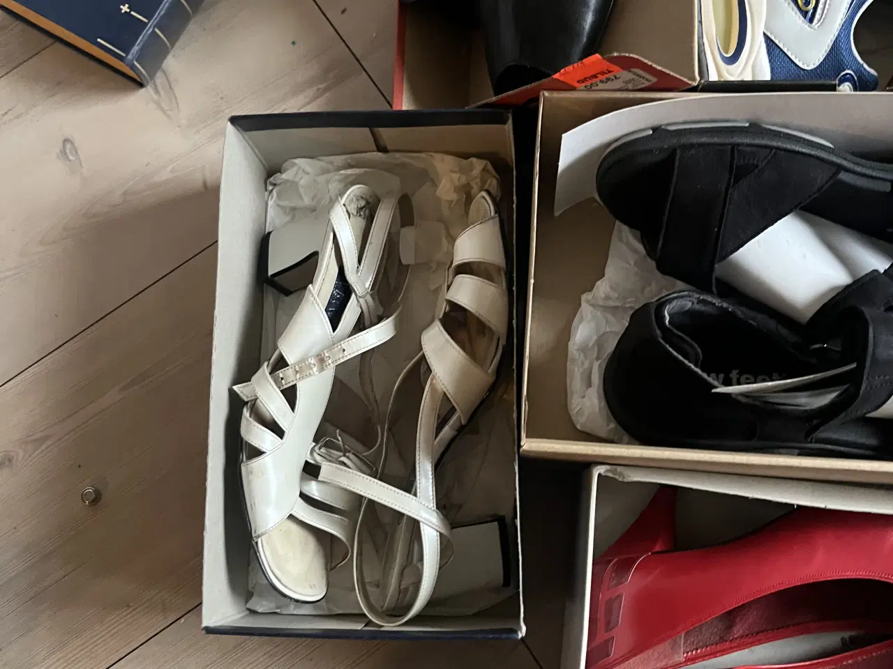 Billede 4 - Har 12 par damesko i forskellige varianter
