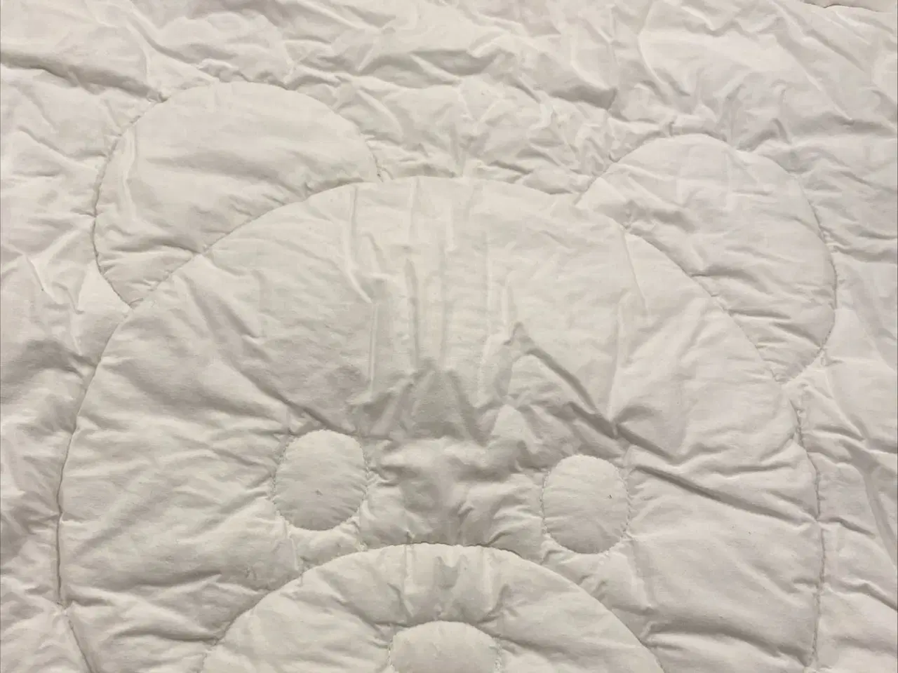 Billede 2 - Dyne med bamse motiv ny hvid tæppe