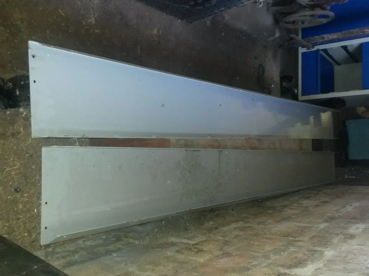 Billede 1 - Hylder pulverlarkeret 20cm x 2,30m 100,-pr stk