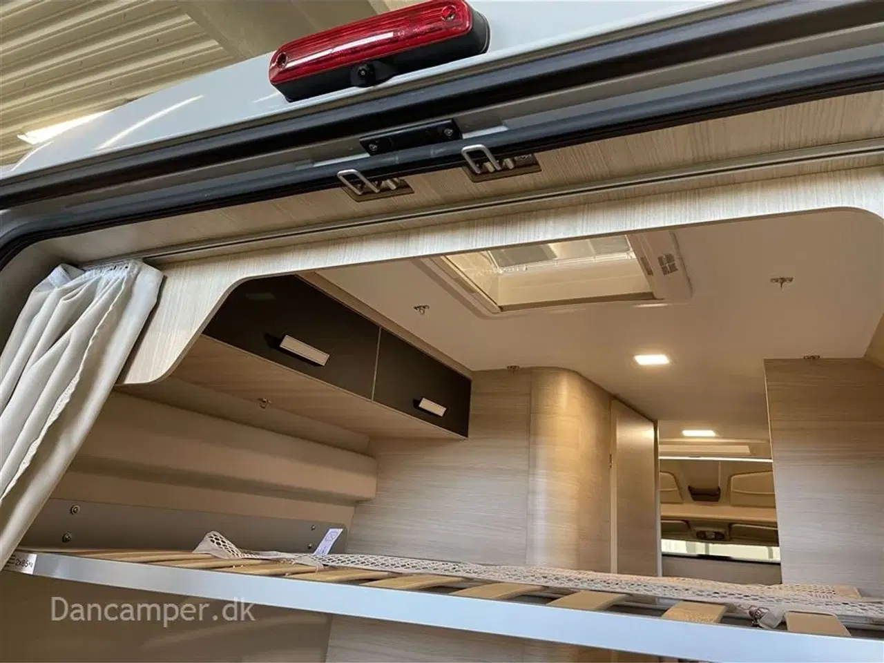Billede 28 - 2024 - Chausson V594 Max   Flot nyt design - 5 sovepladser - van med to dobbeltsenge på tværs i køjesystem. 2,2, L motor , 140 HK, articpakke, solcelle og markise m.m.