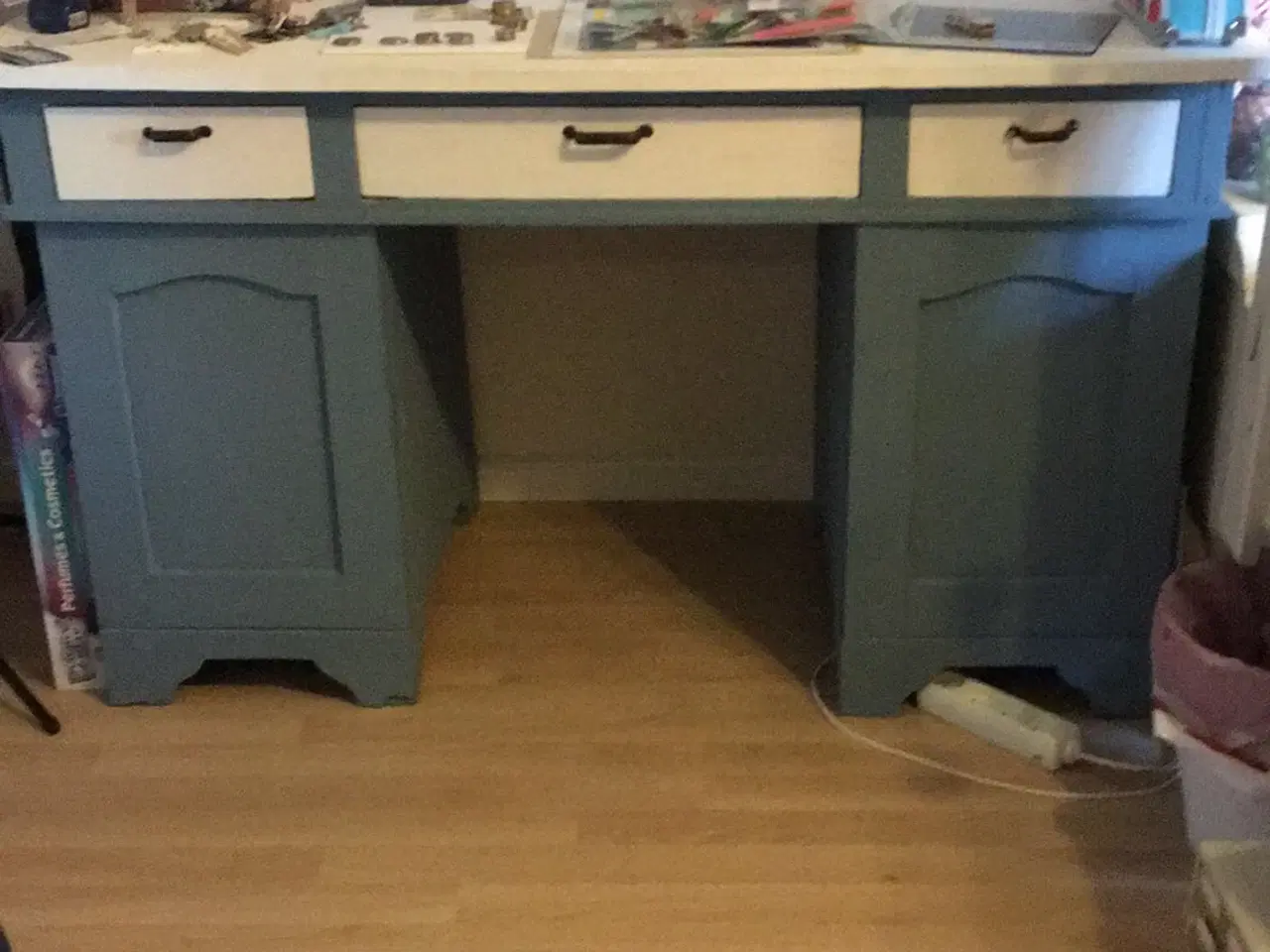 Billede 1 - Gl. skrivebord