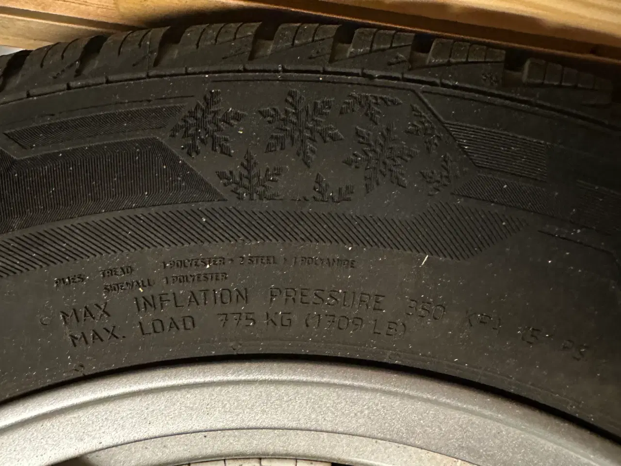 Billede 5 - Vinterdæk på 16" alufælge 