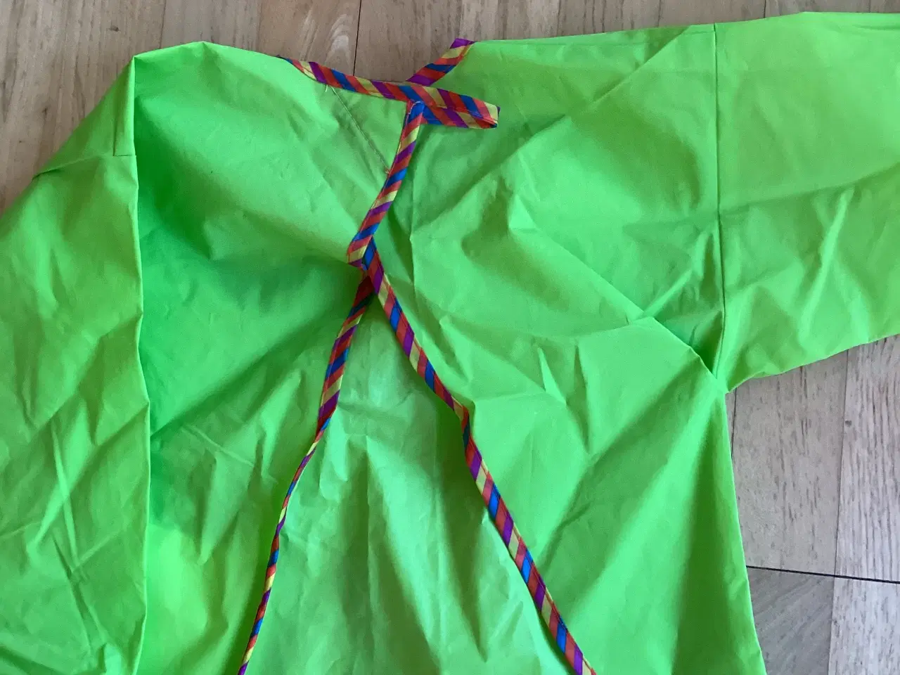 Billede 2 - Plastik forklæde til mindre børn