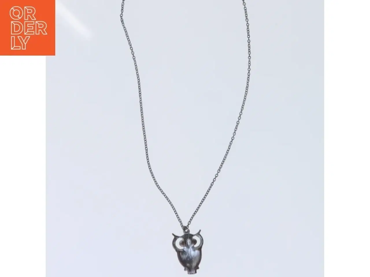 Billede 2 - Halskæde med uglevedhæng (str. 27,5 cm)