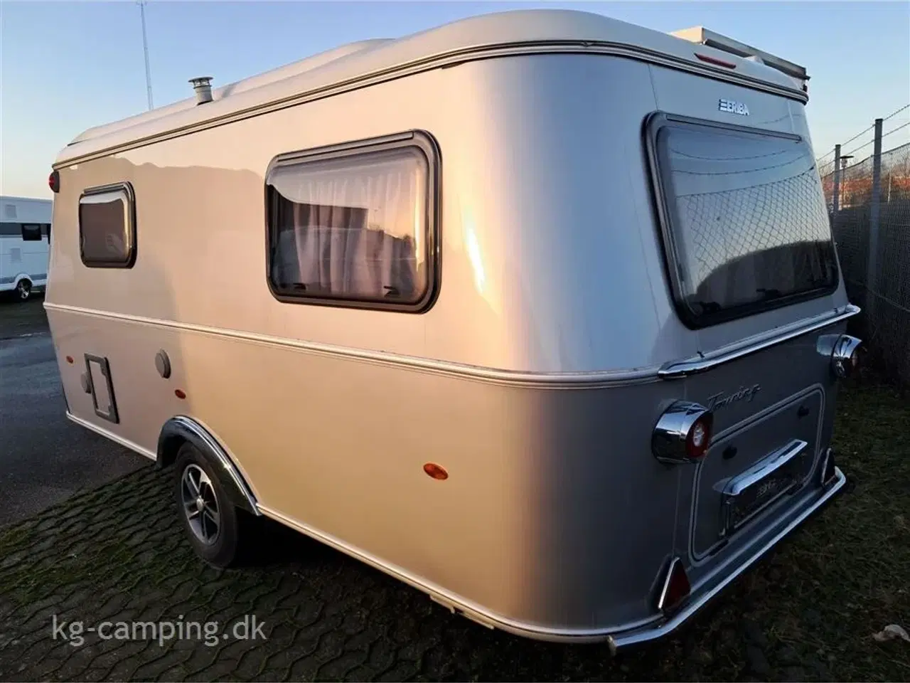 Billede 4 - 2023 - Eriba Touring 542 Legend   TILBUD nu nedsat med kr. 23.400,- | Populær rejsevogn. Spækket med ekstraudstyr!