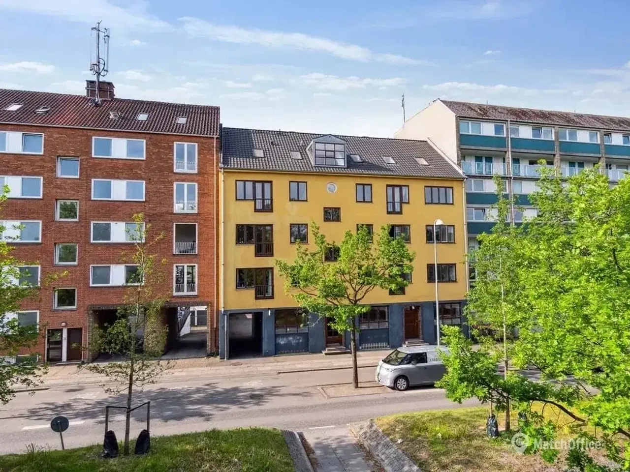 Billede 2 - Aflåste garager med sikker parkering på Roskildevej