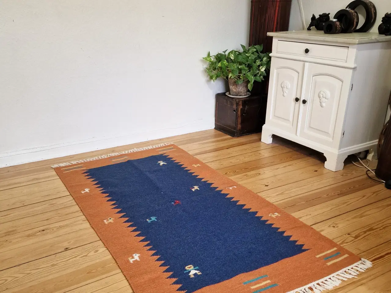 Billede 8 - Orange og blå kelim tæppe.