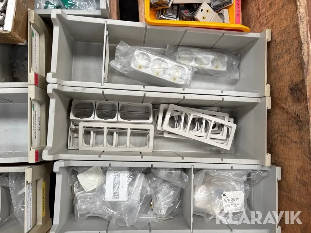 Billede 5 - Pærer og el-udstyr 3 paller