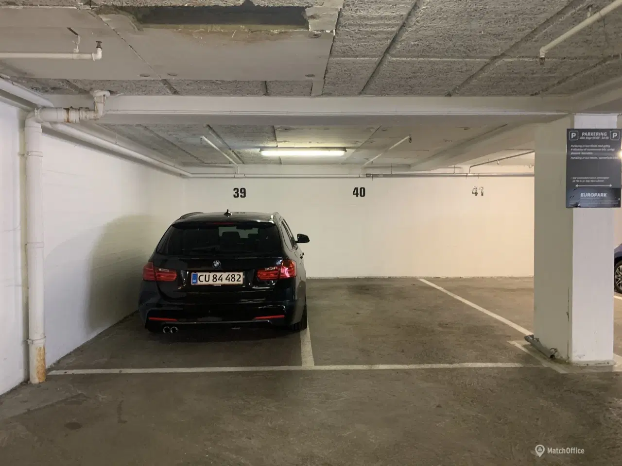 Billede 6 - 🚗 Fast parkeringsplads i aflåst p-kælder eller på terræn – midt i Indre By