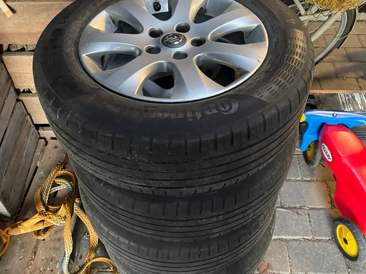 Billede 3 - Alu. Fælge med Tpms ventiler. 