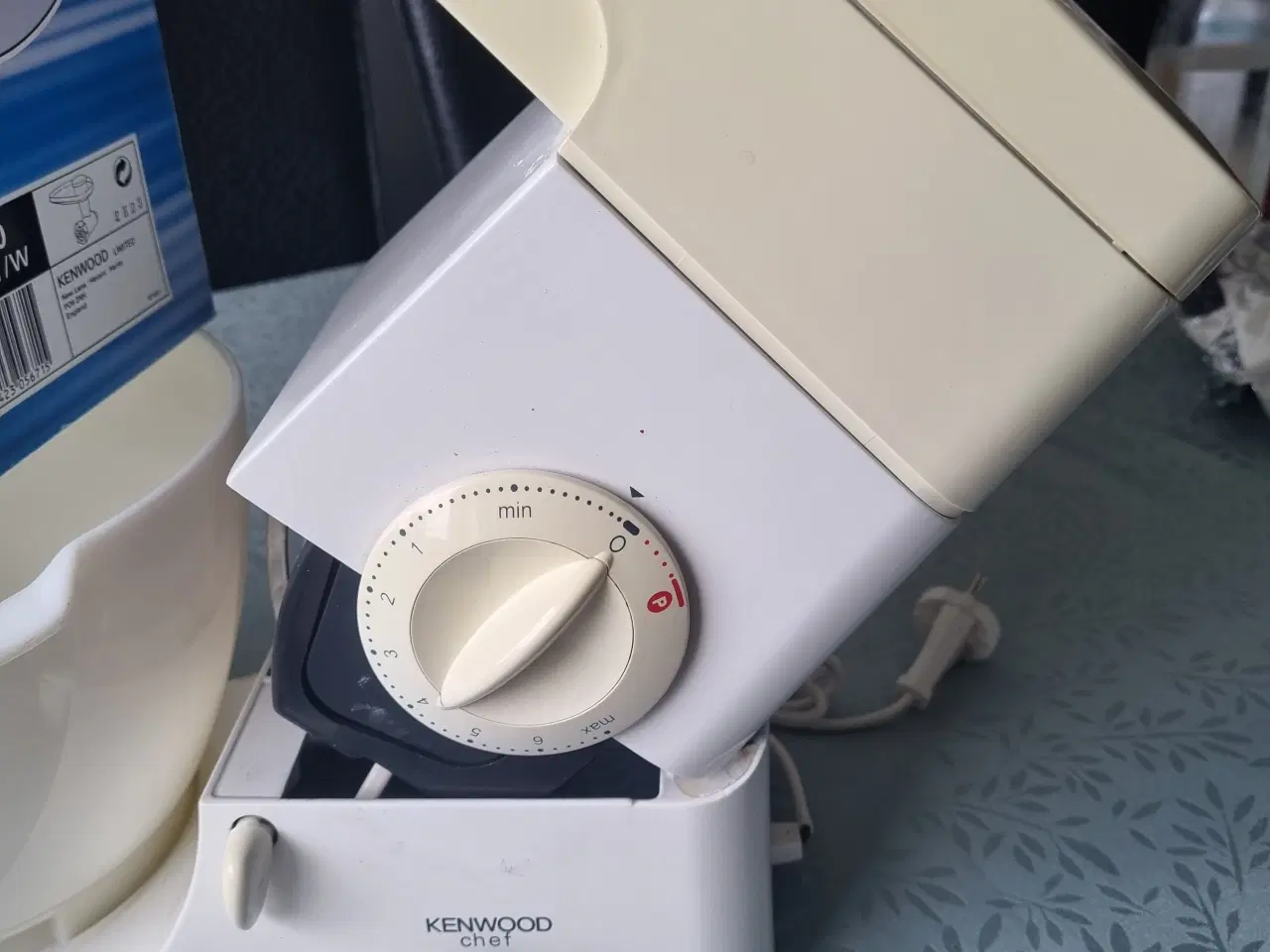 Billede 4 - Køkkenmaskine og kødhakker "KENWOOD " major