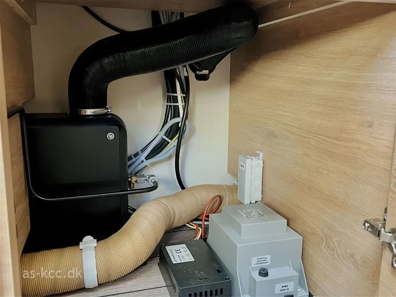 Billede 16 - 2024 - Knaus Südwind 460 EU 60 Års Jubilæumsmodel   Knaus Südwind 460 EU 60 Års Jubilæumsmodel | Enkelte senge