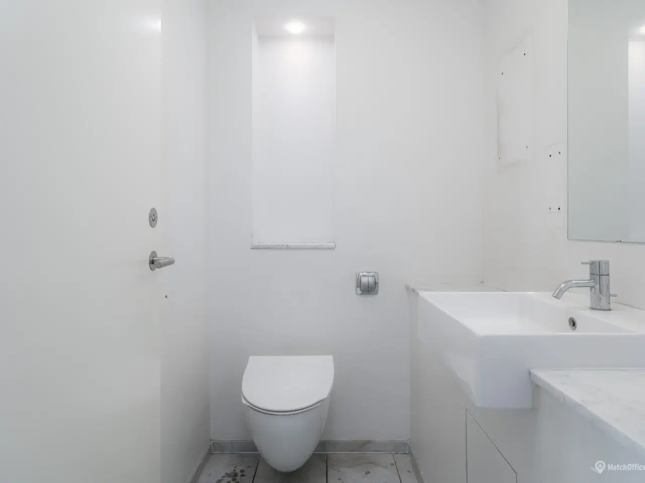 Billede 18 - Centralt og lyst kontorlejemål 50 meter fra metro