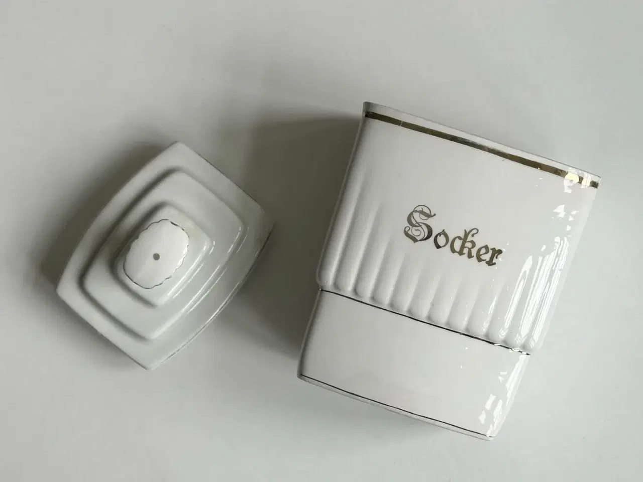 Billede 2 - Svensk fajance, køkkenkrukke: socker