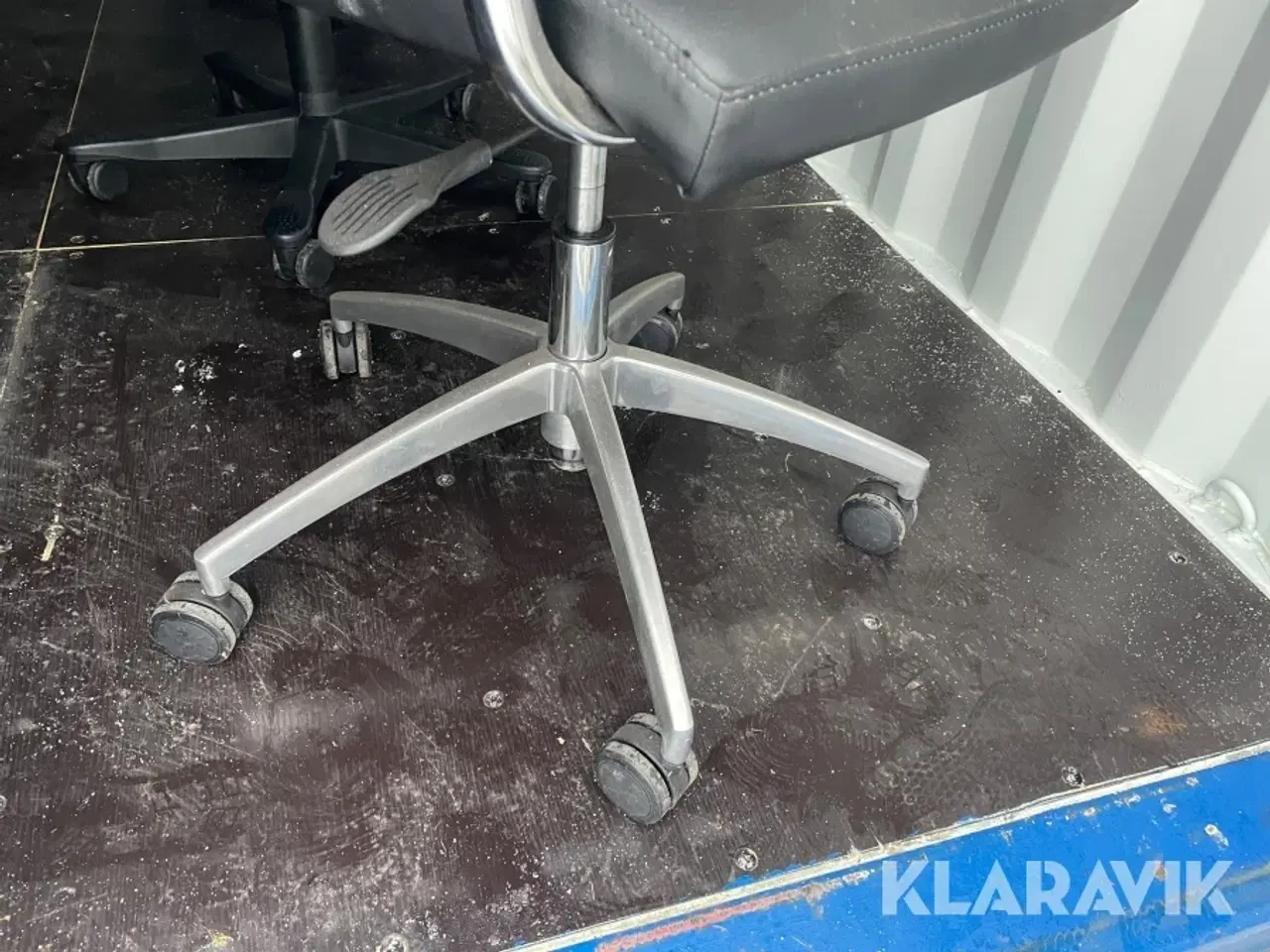 Billede 3 - Stole + Borde + tavler