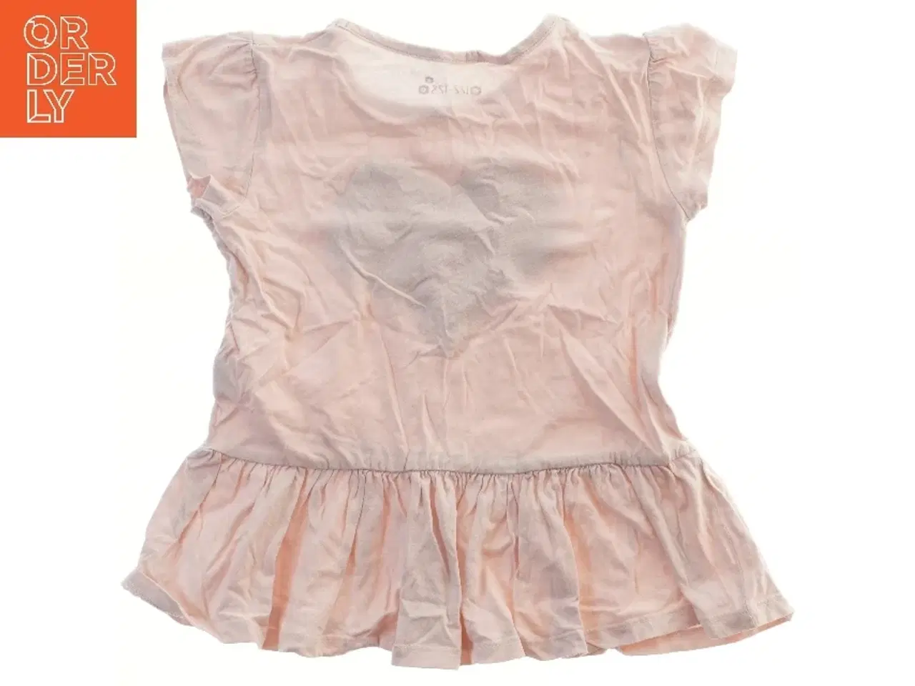 Billede 2 - Lyserød T-shirt med paillet hjerte (str. 122)