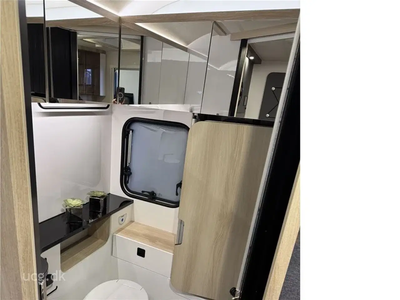 Billede 11 - 2026 - Hobby De Luxe 460 SL   Prisen er inkl. klargøring, gastest, fugttest, syn og nummerplade.