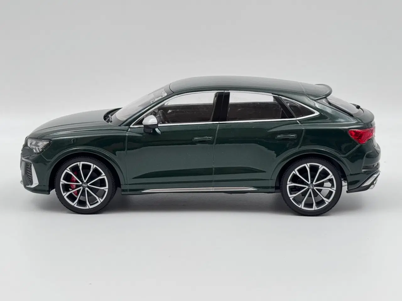 Billede 3 - 2019 Audi RSQ3 Sportback - Limited Edition - 1:18