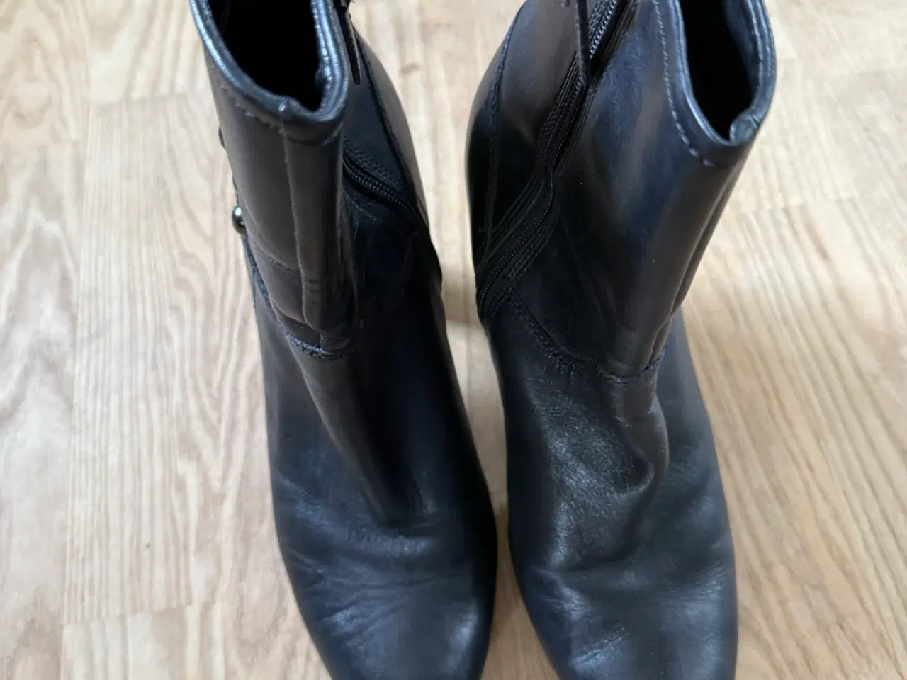 Billede 2 - SUPER FEDE HØJE ECCO STØVLETTER