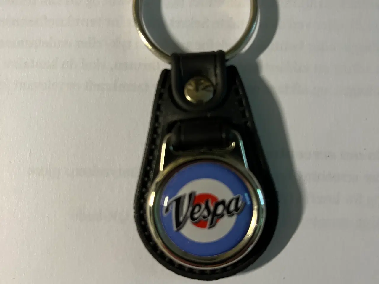 Billede 2 - VESPA Nøglering / emblem.