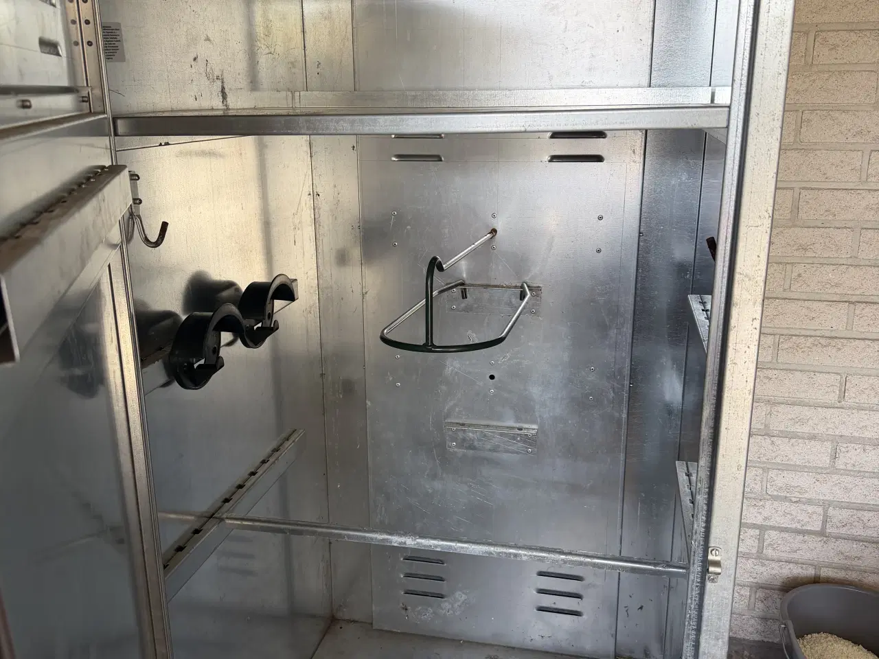 Billede 2 - Stål sadelskab