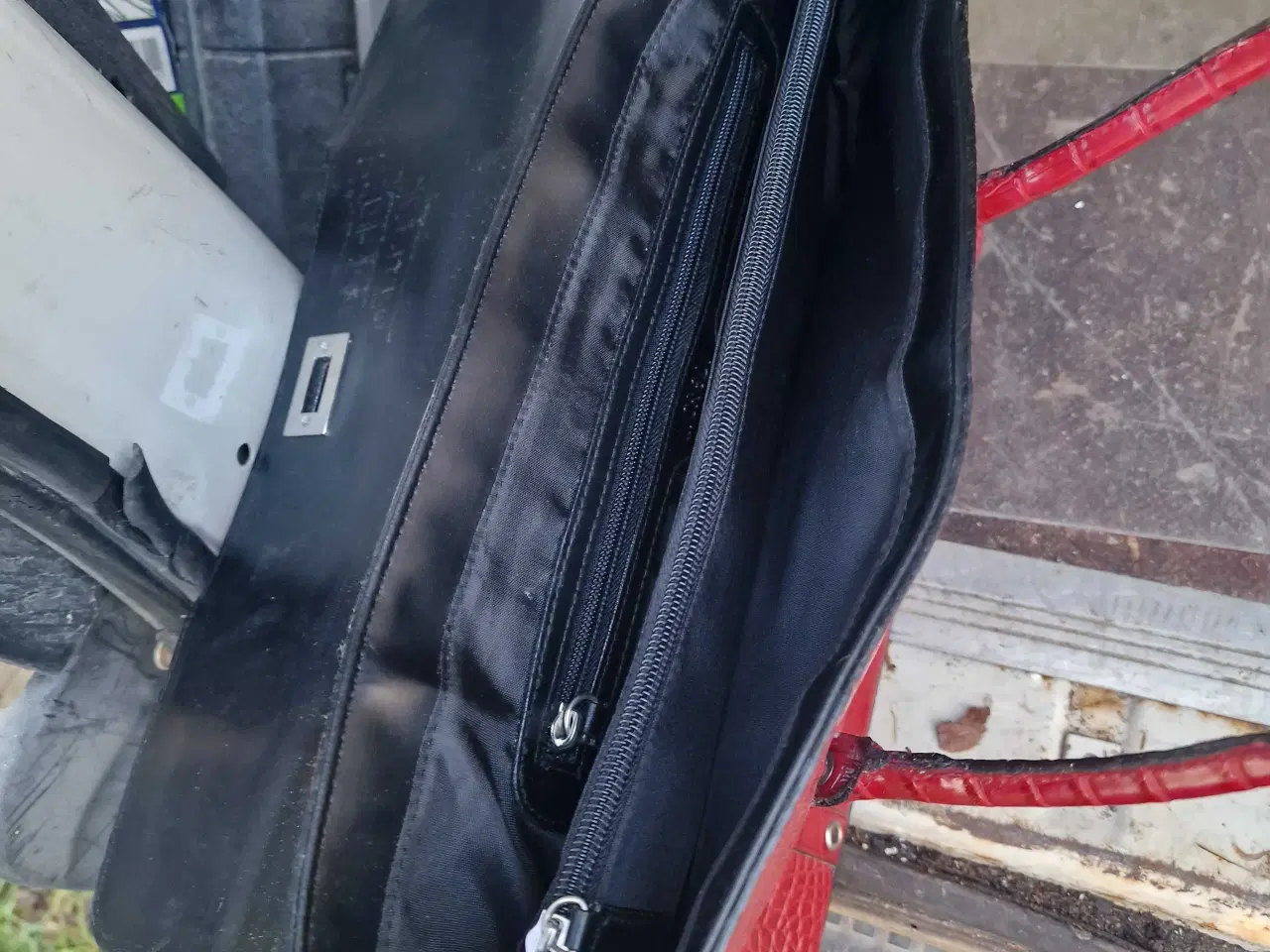 Billede 3 - Håndtaske i rødt læder 