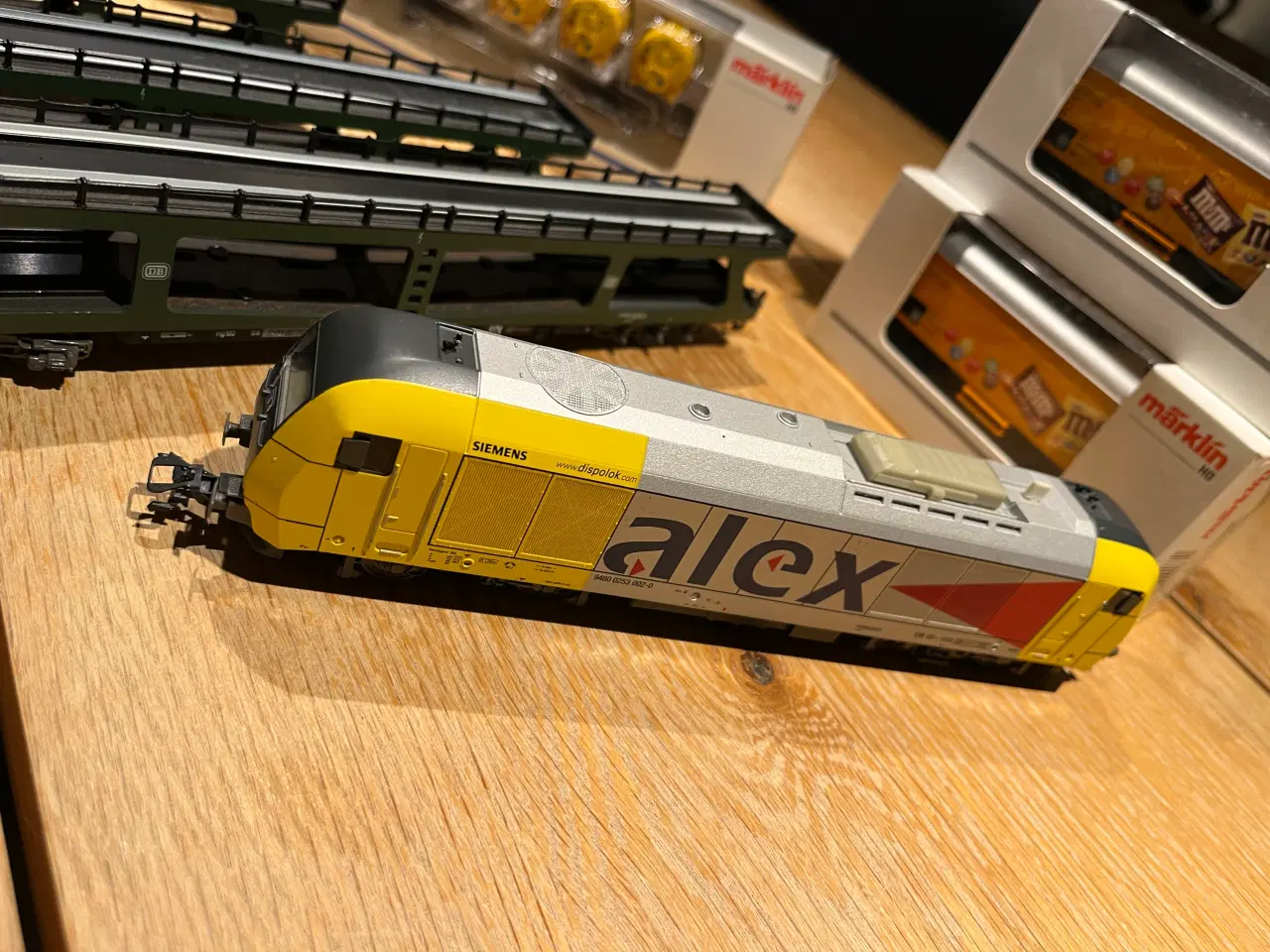 Billede 2 - SOLGT Märklin samling af vogne og diesellok