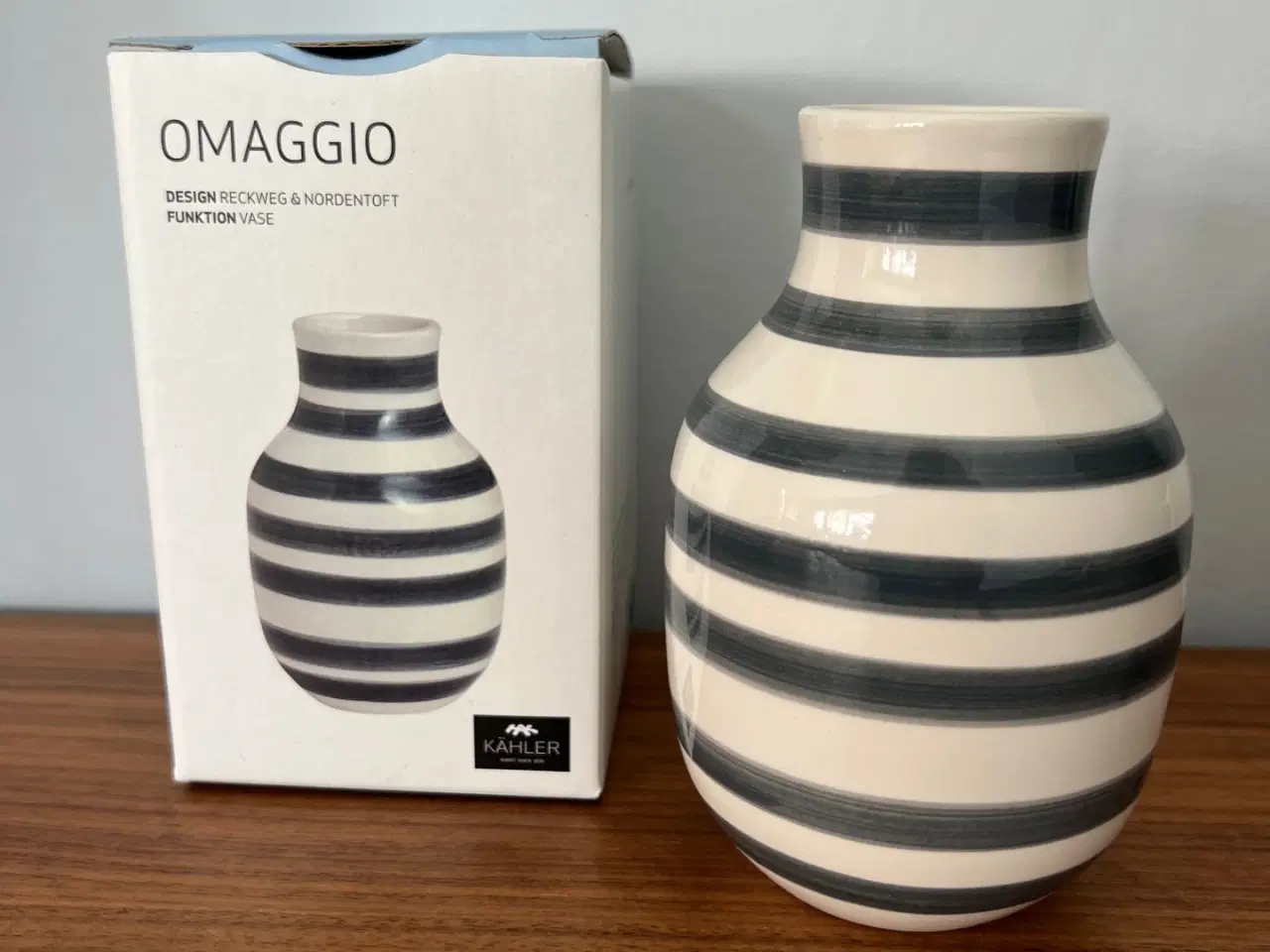 Billede 1 - KÄHLER. Grå keramik Omaggio vase.