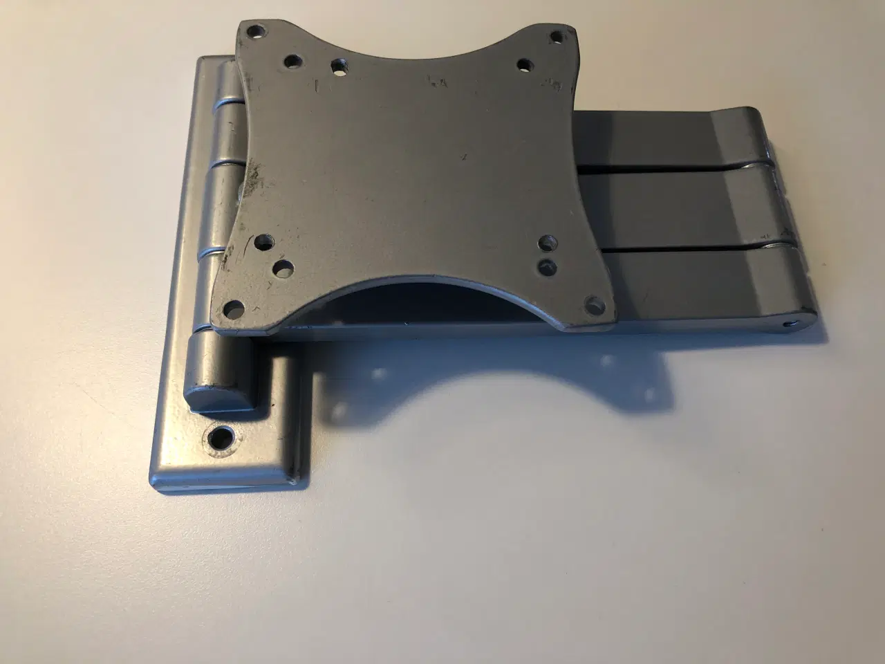 Billede 2 - Vægbeslag til TV VESA 100x100