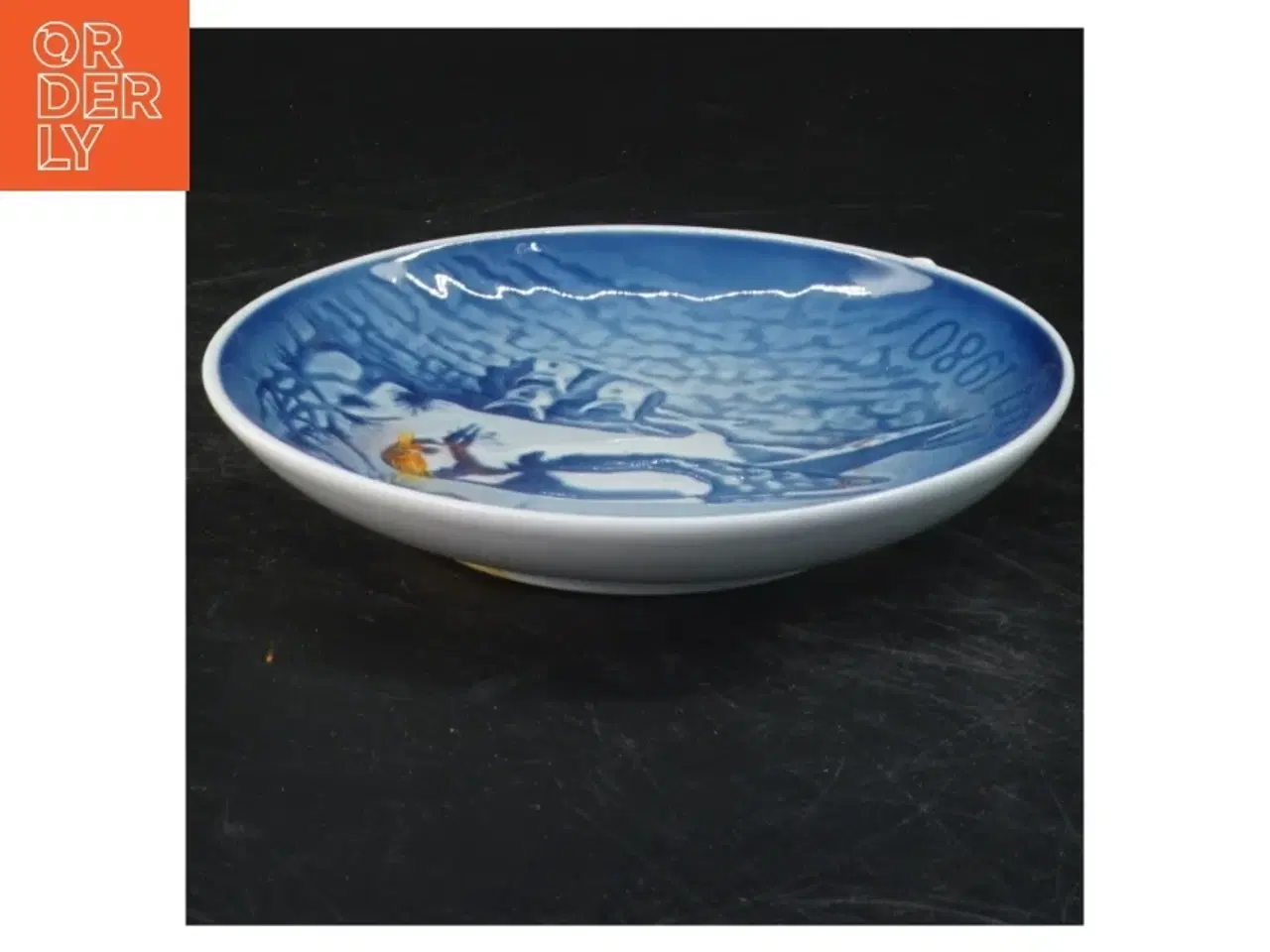 Billede 2 - Mors Dag 1980 dekorativ tallerken fra Bing & Grøndahl (str. Ø 15 cm)