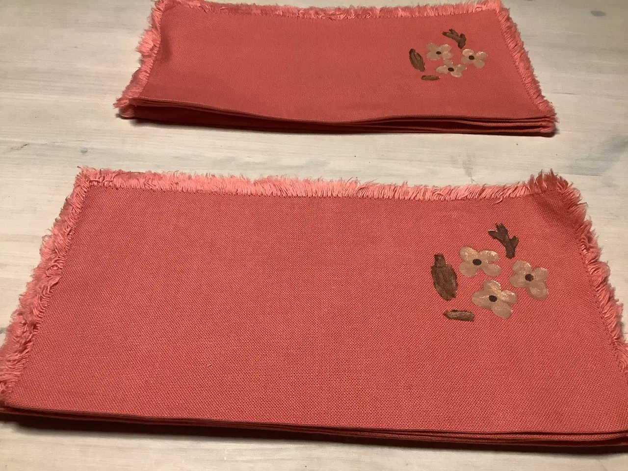 Billede 4 - Rosa dug,dækkeservietter og mundservietter 