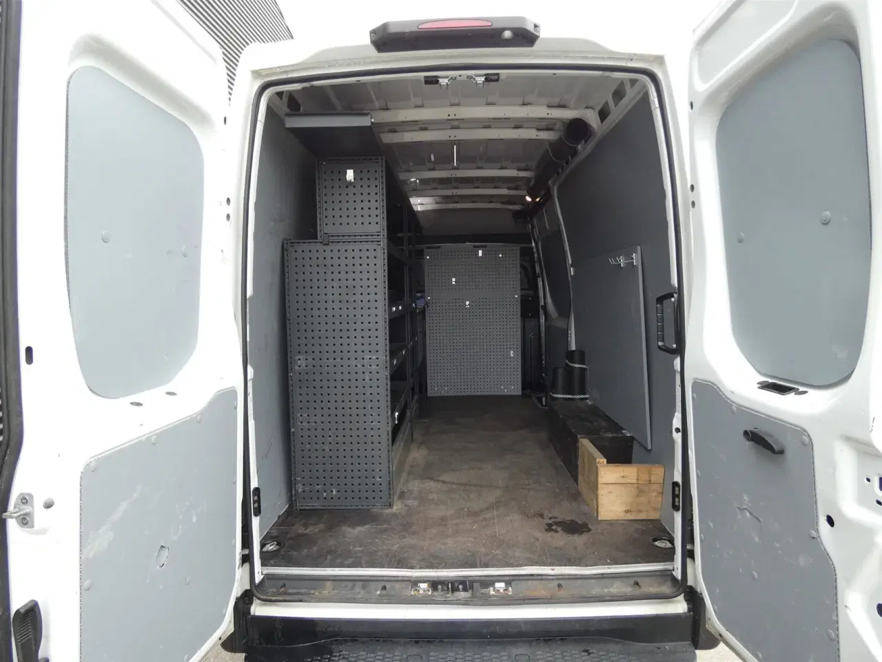 Billede 1 - Iveco Daily 35S16 12m3 2,3 D 156HK Van 8g Aut.