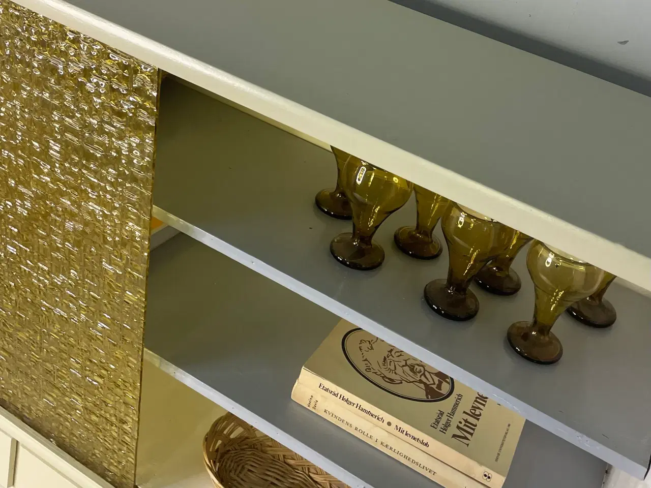 Billede 5 - Københavnerskab med gult glas