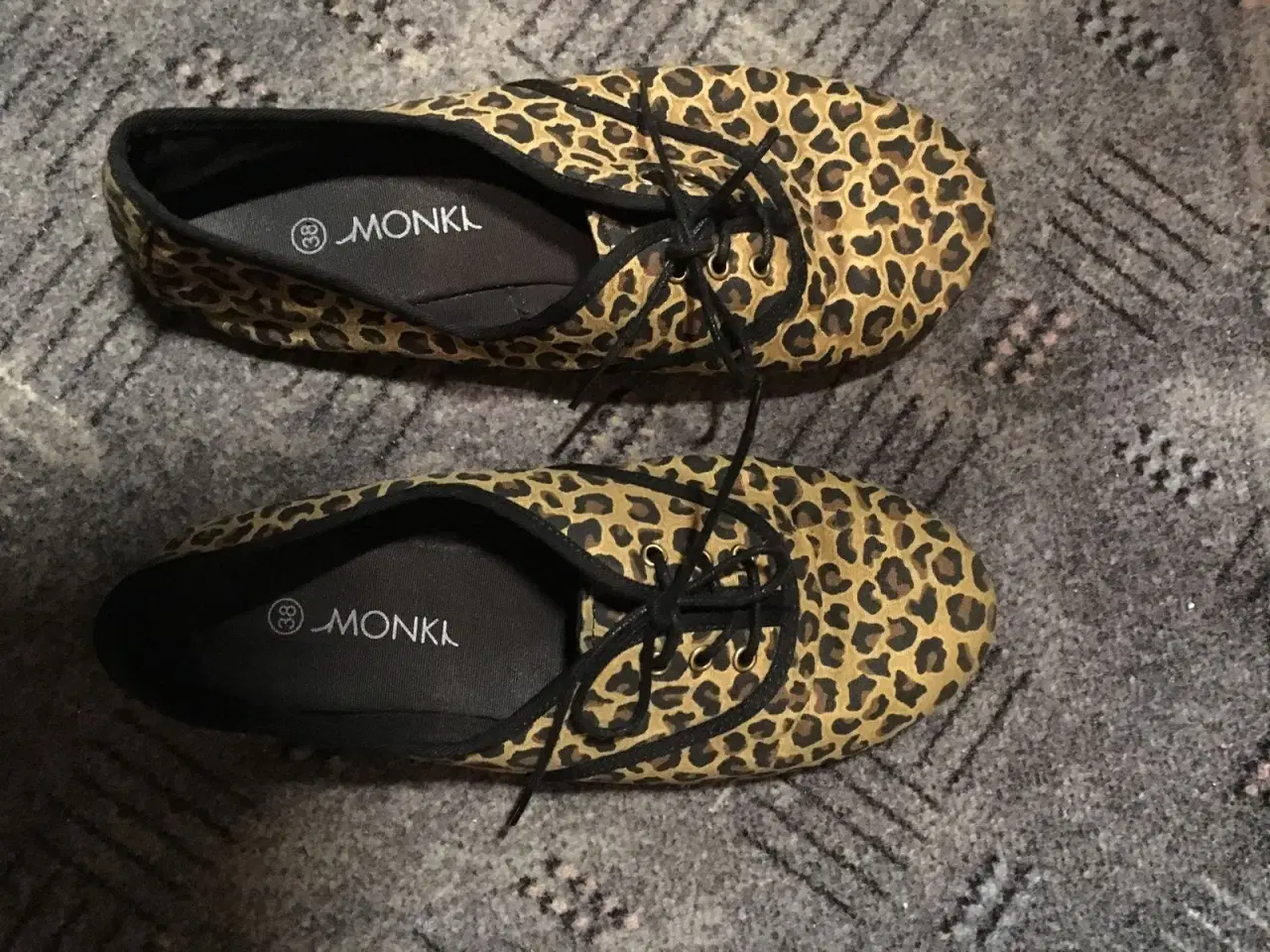 Billede 1 - Leopard sko i stof