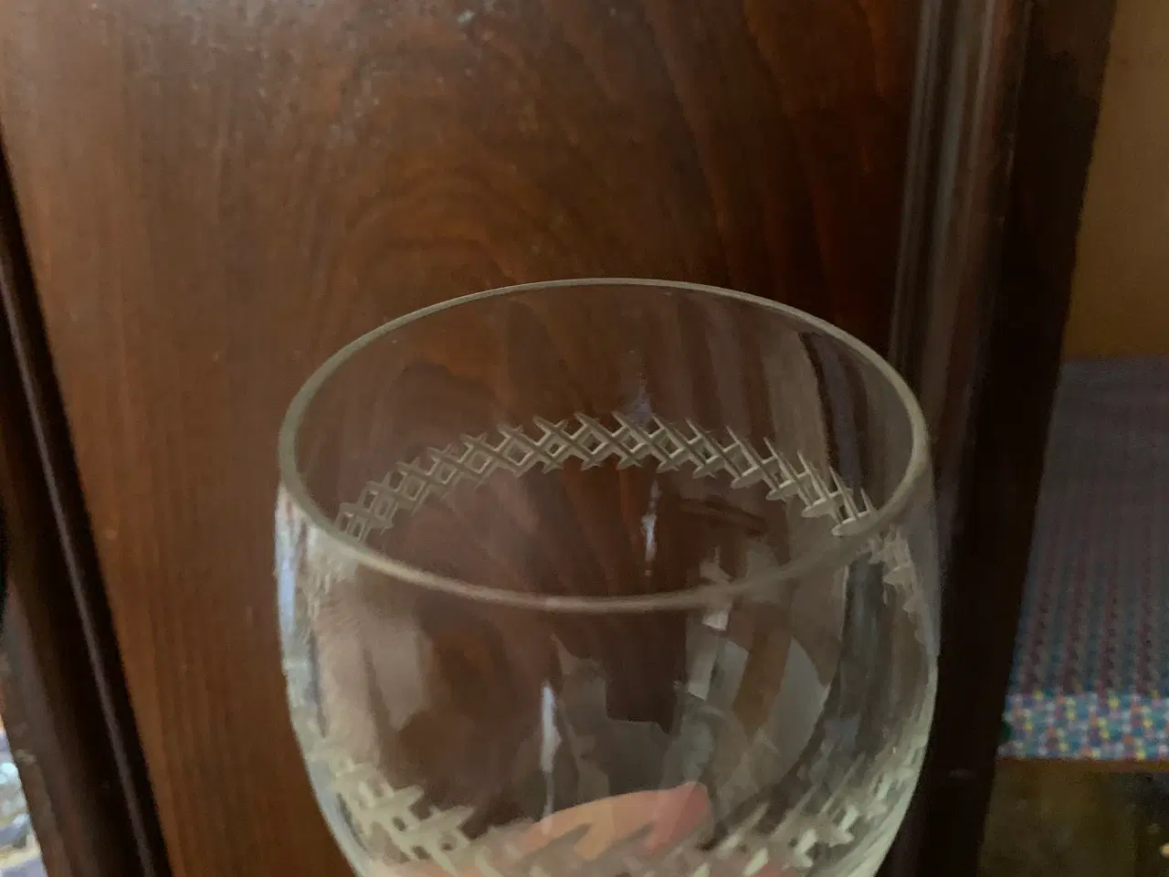 Billede 1 - 11 øl eller rødvinsglas med indgraveret mønster 
