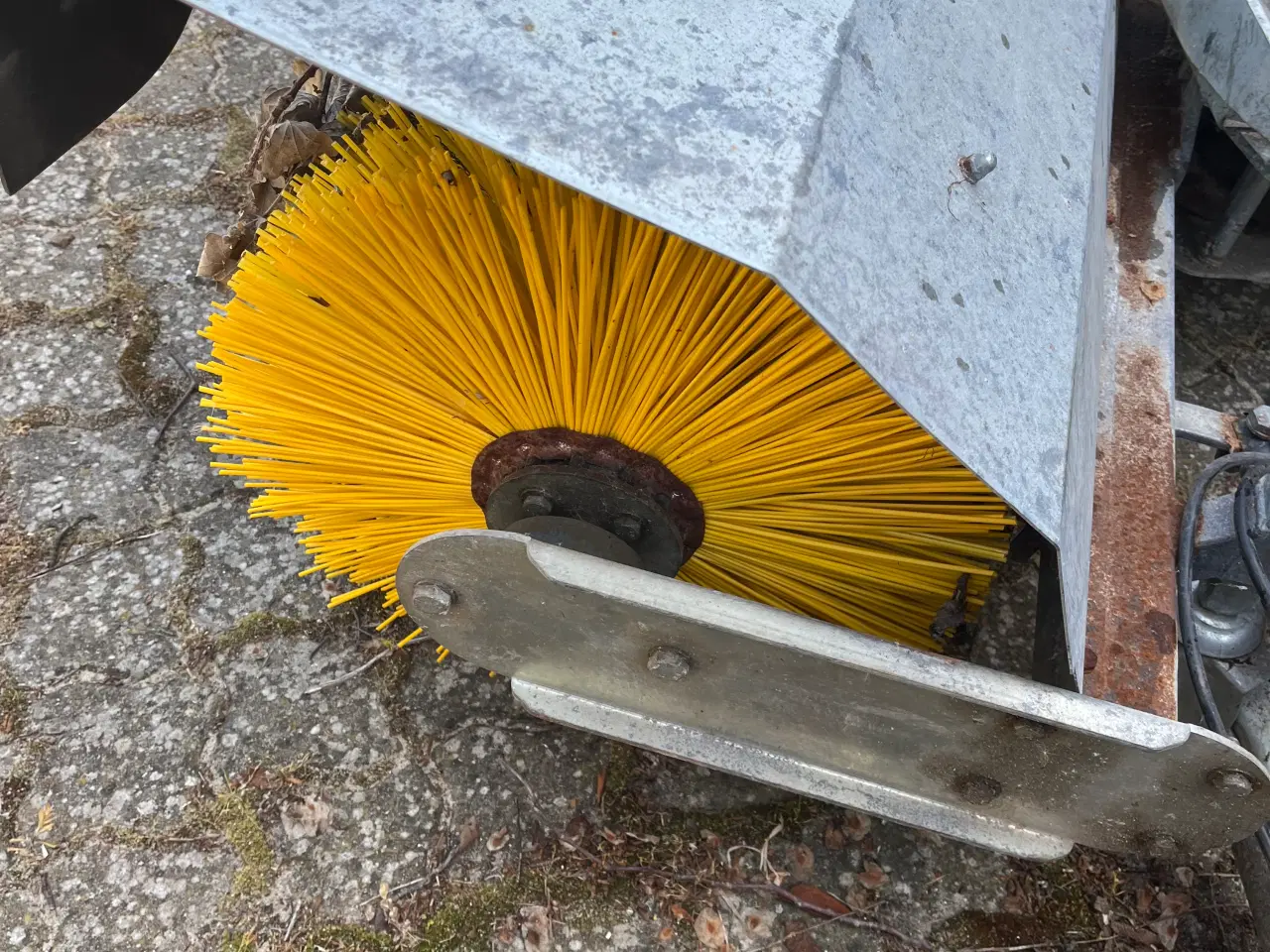 Billede 2 - Fejekost til husqvarna