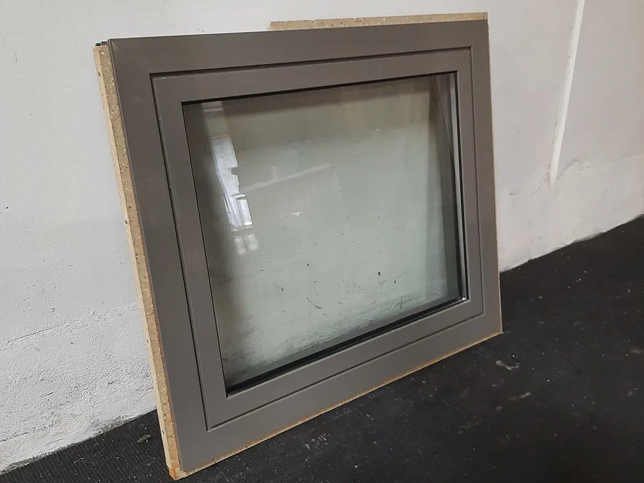 Billede 2 - Sidehængt vindue, alu, 880x65x750mm, venstrehængt, grå
