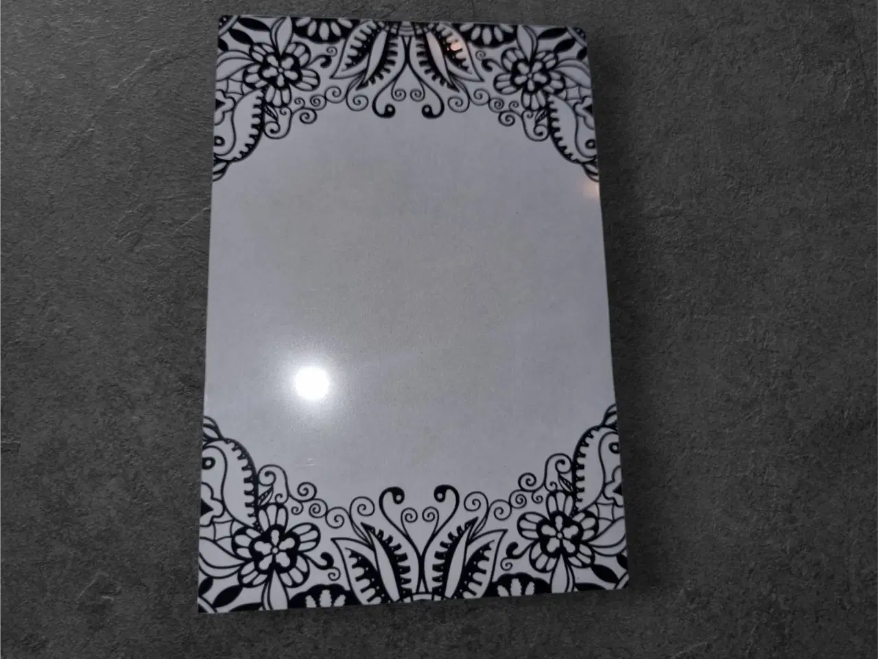 Billede 1 - Oplev elegance med vores gennemsigtige klistermærk