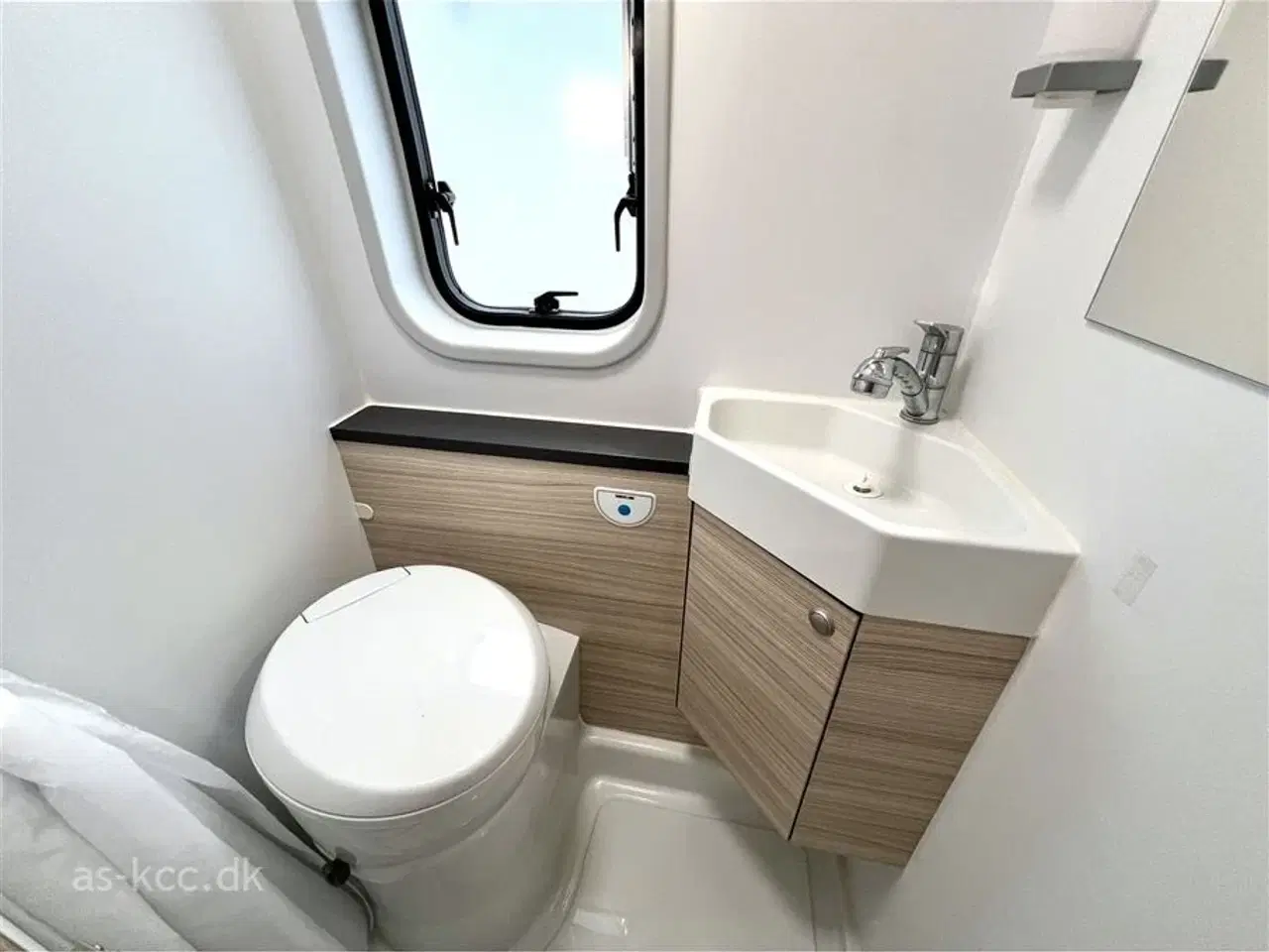 Billede 19 - 2024 - Sun Living V 65 SL   Flot Sun Living V 65 SL med 2 Enkelt senge.